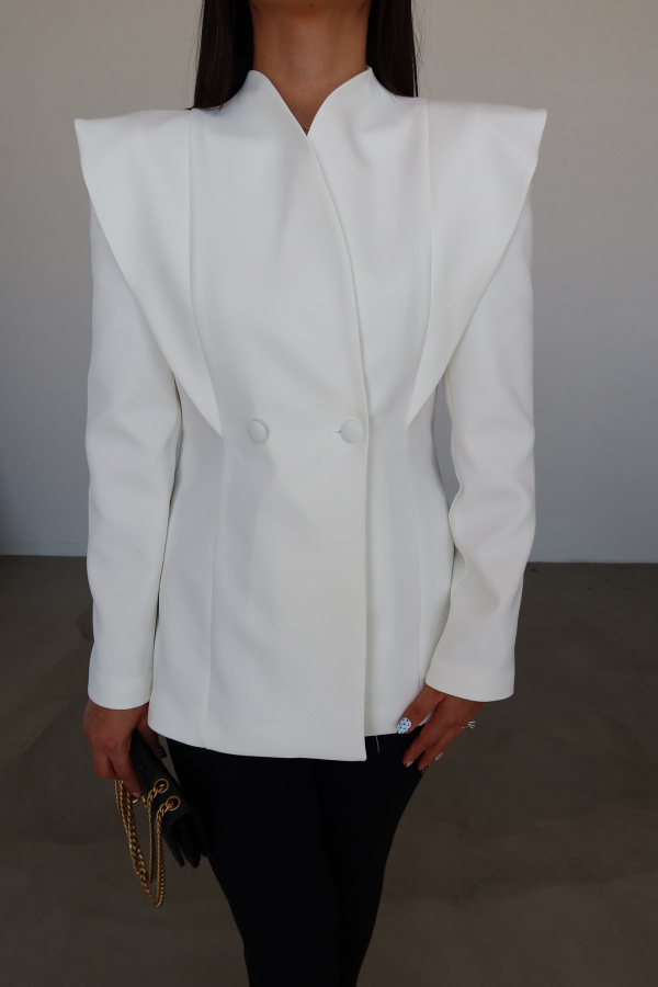 Kapak Düğmeli Parça Detaylı Ceket