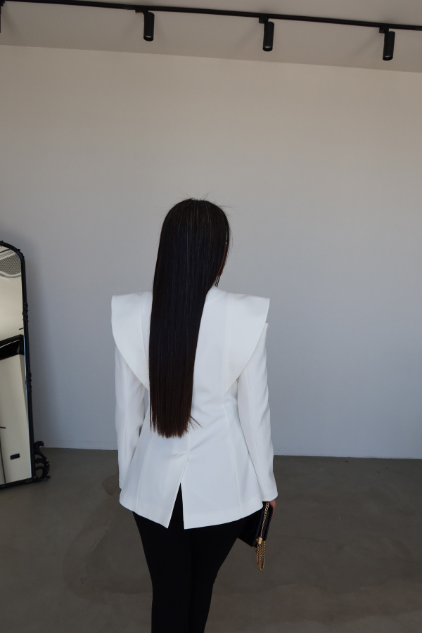 Kapak Düğmeli Parça Detaylı Ceket