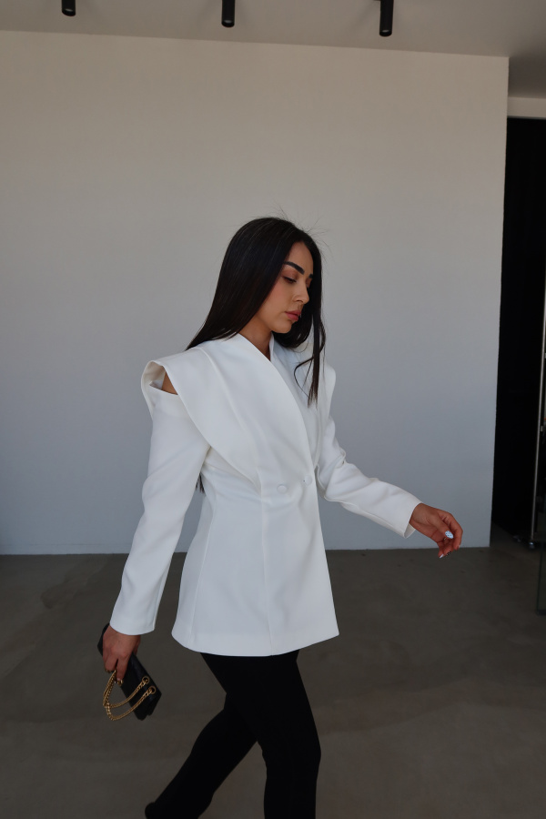 Kapak Düğmeli Parça Detaylı Ceket