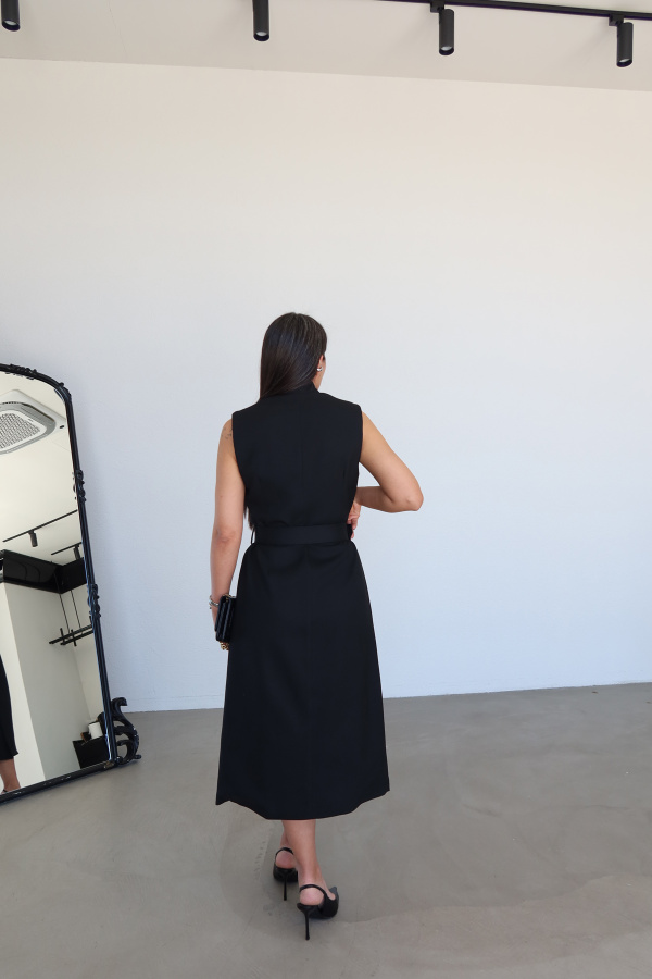 Düğmeli Kolsuz Maxi Elbise