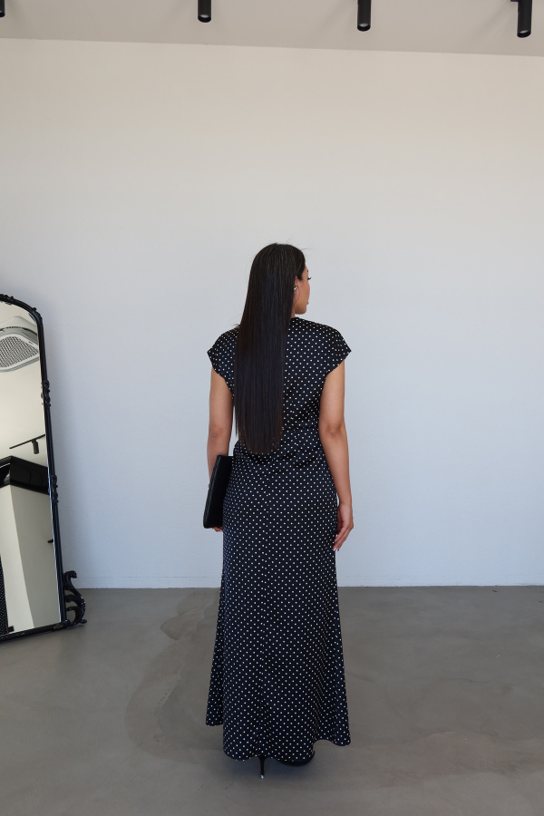 Gold Aksesuarlı Puantiyeli Maxİ Elbise