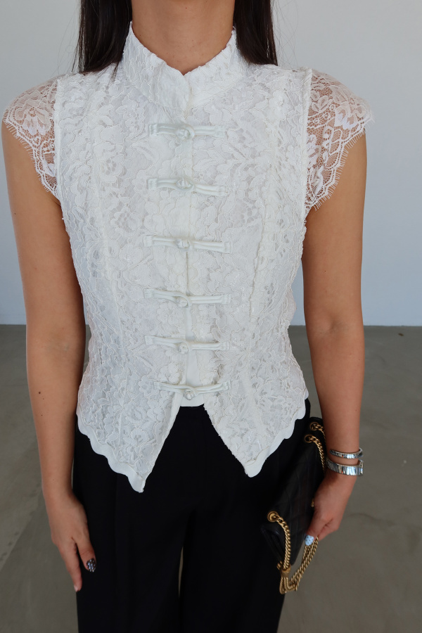 Güpür Ve Dantel İşlemeli Yelek