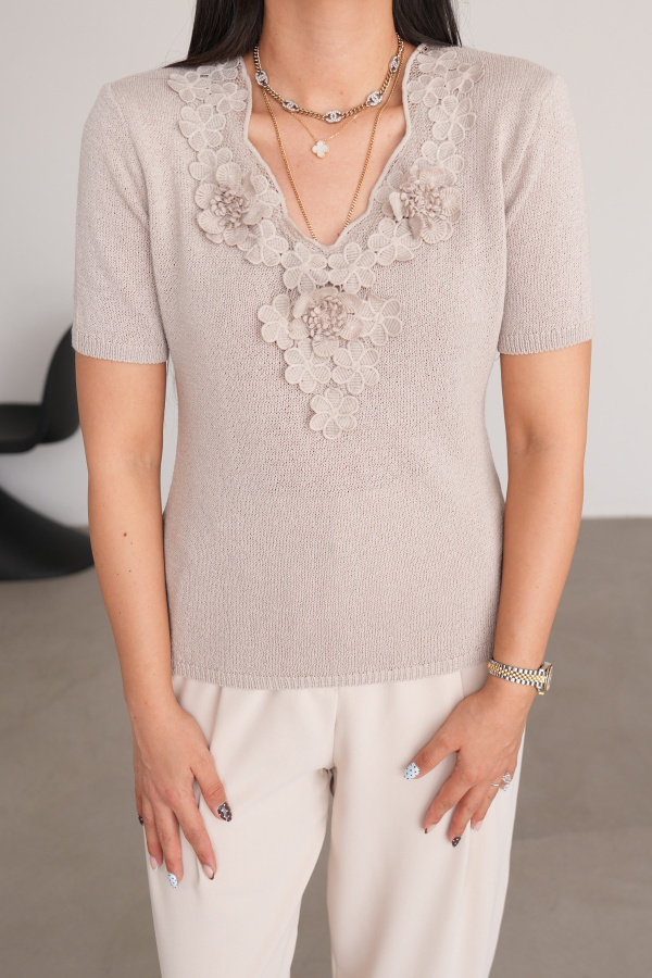 Yakası Güpürlü Kısa Kol Triko