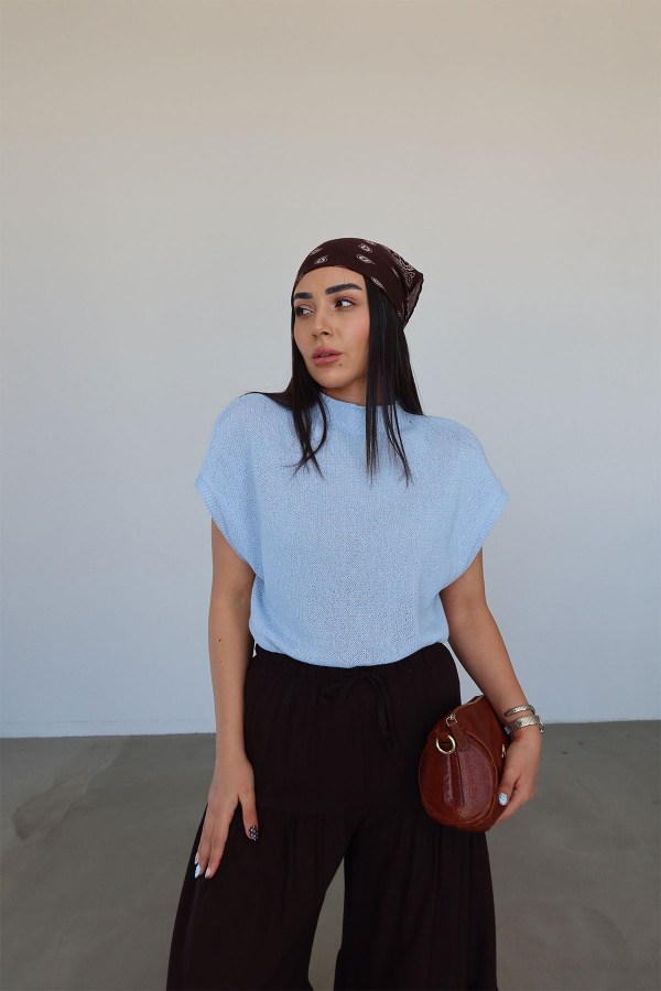 Dik Yaka Kısa Kol Triko