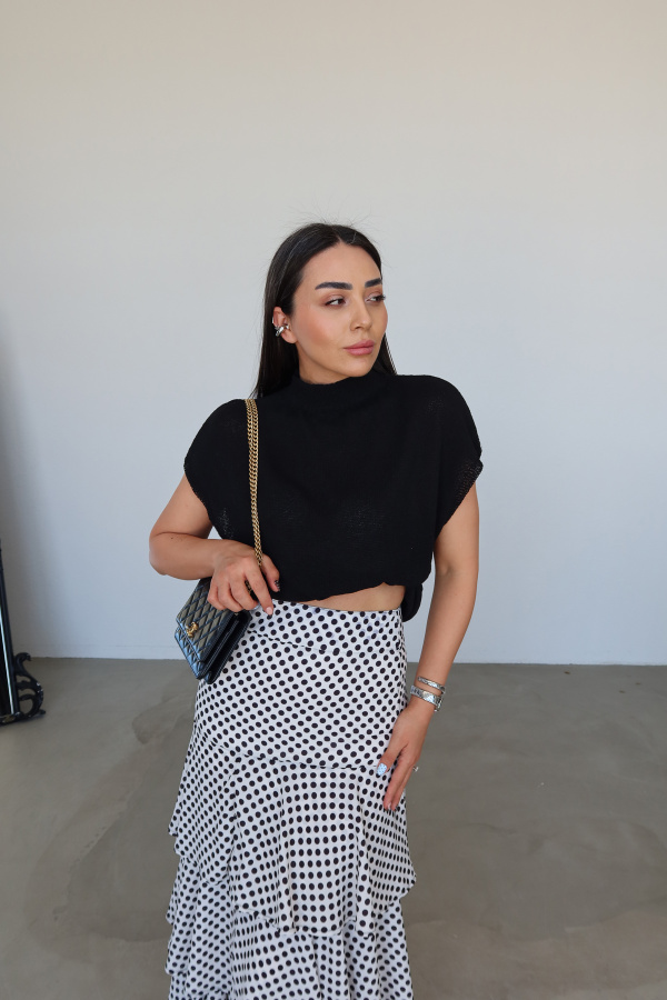 Dik Yaka Kısa Kol Triko