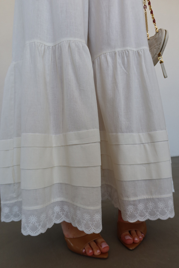 Paçası Güpür Detaylı Geniş Kalıp Pantolon