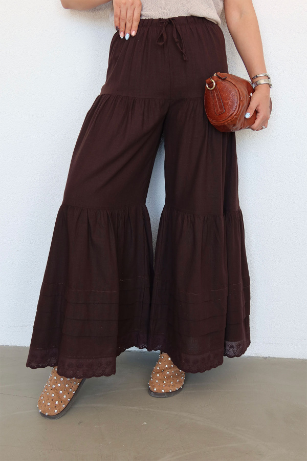 Paçası Güpür Detaylı Geniş Kalıp Pantolon