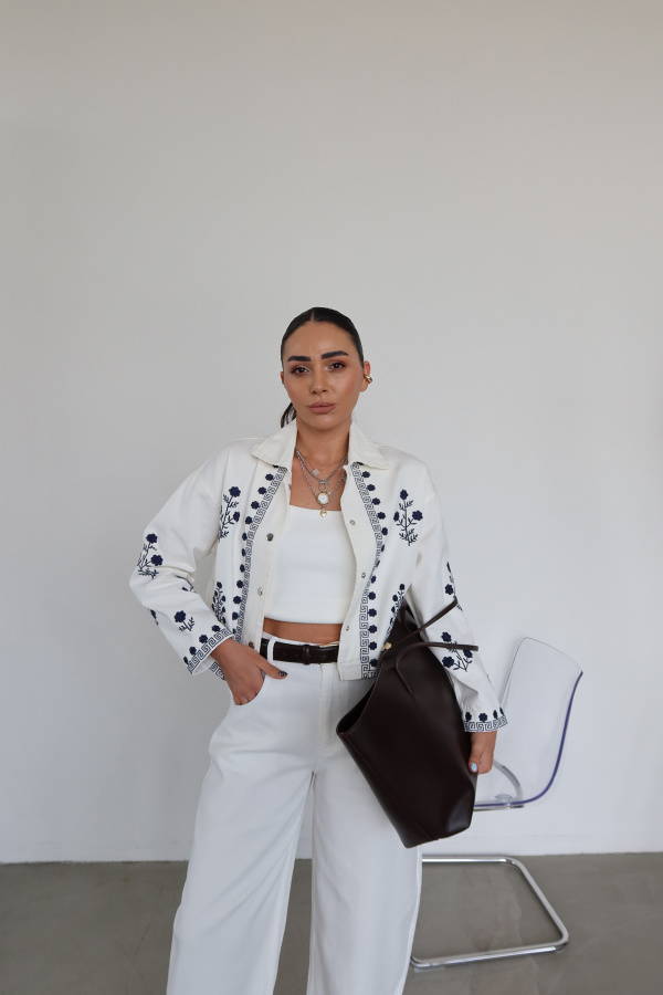 Ön Kısmı Nakışlı Denim Ceket