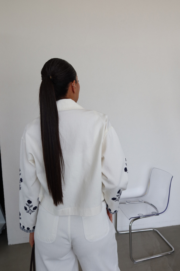 Ön Kısmı Nakışlı Denim Ceket