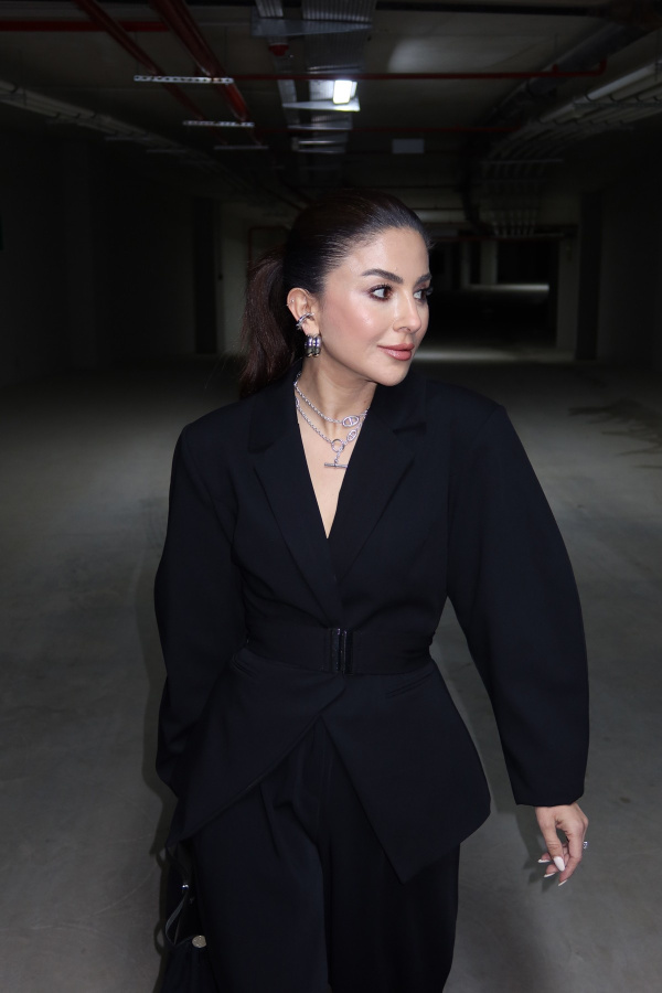 Asimetrik Kesim Kemeri Lastikli Ceket