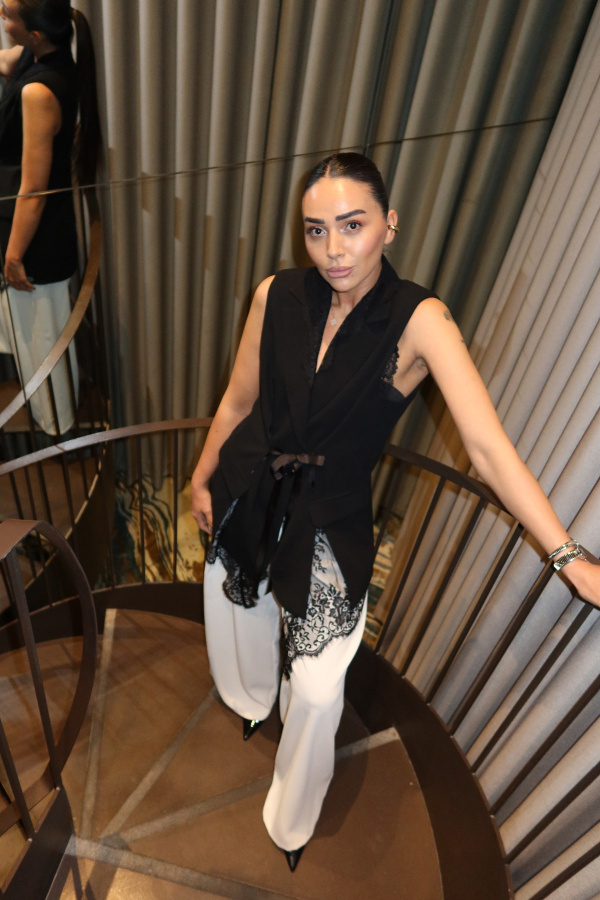 Dantel Detaylı Yelek