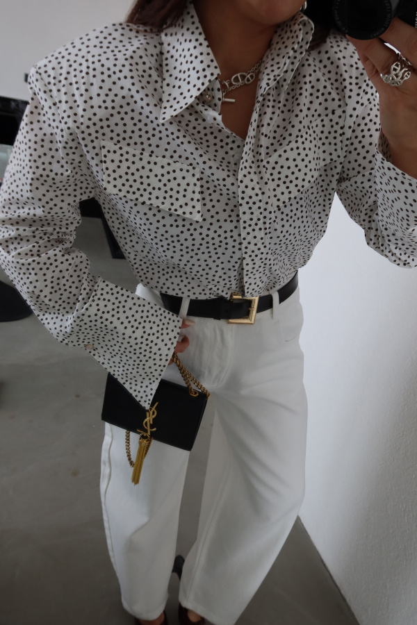 Puantiyeli Omuzu Vatkalı Gömlek