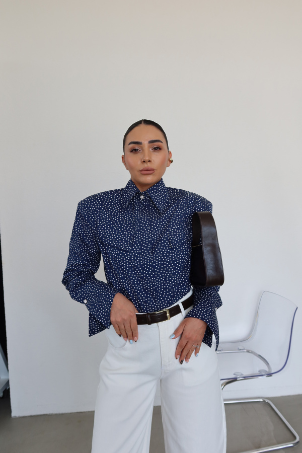 Puantiyeli Omuzu Vatkalı Gömlek