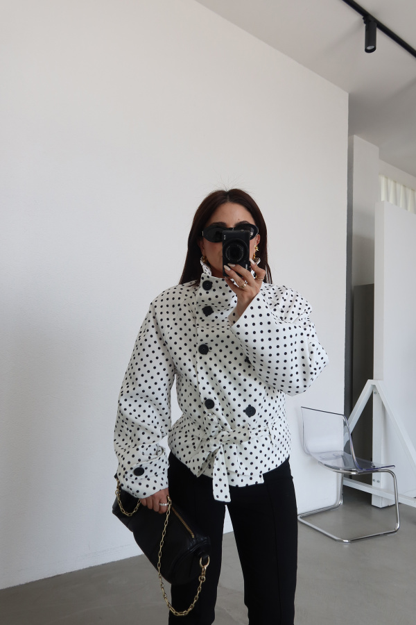 Kendinden Kuşaklı Puantiyeli Ceket