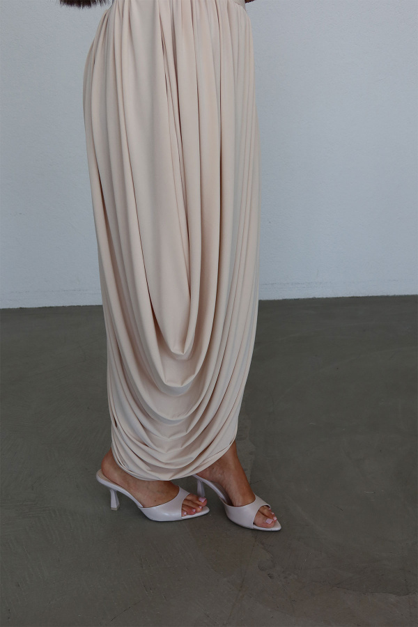 Bel Büzgülü Parça Detaylı Elbise