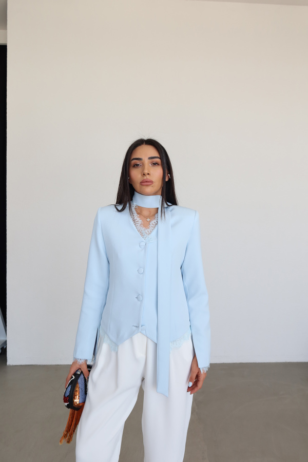 Dantel Detaylı Kapak Düğmeli Ceket