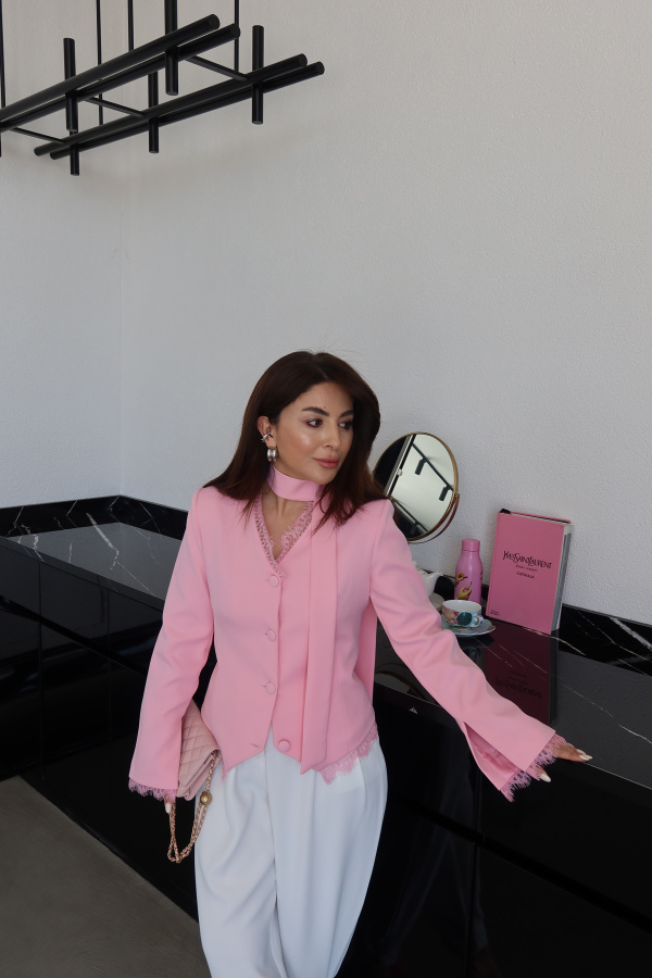 Dantel Detaylı Kapak Düğmeli Ceket