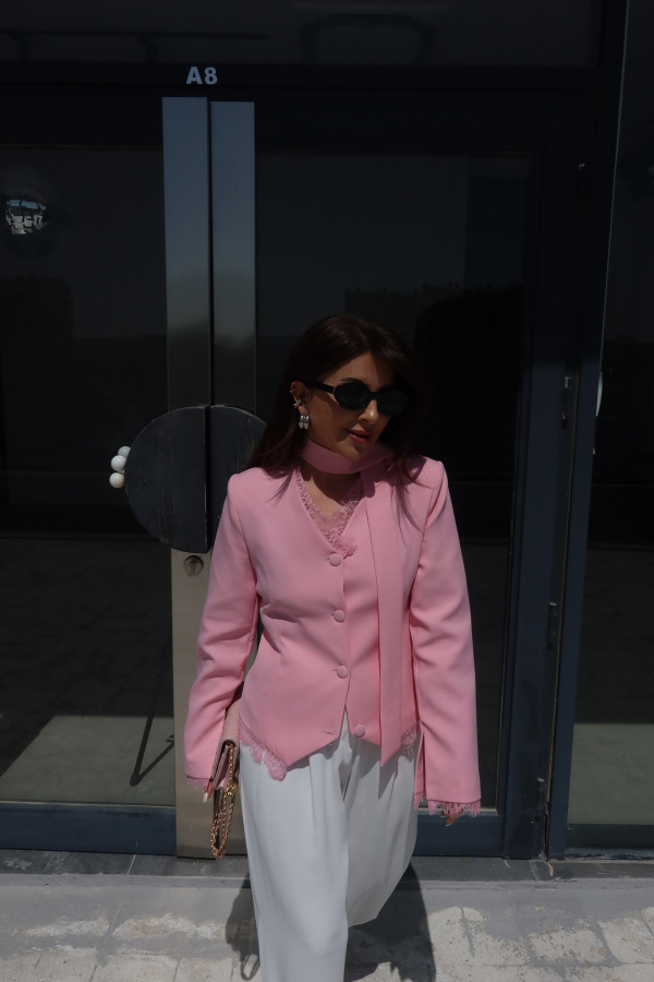 Dantel Detaylı Kapak Düğmeli Ceket