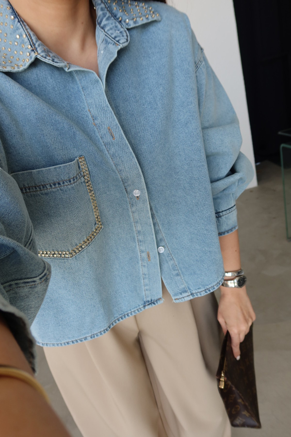 Yakası Ve Cebi Taşlı Denim Gömlek