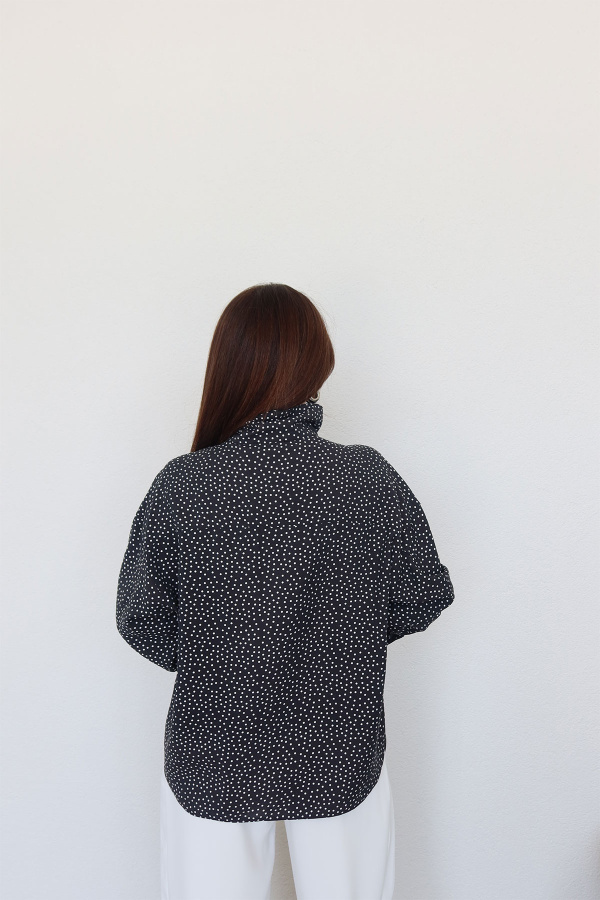 Dik Yaka Puantiyeli Gömlek