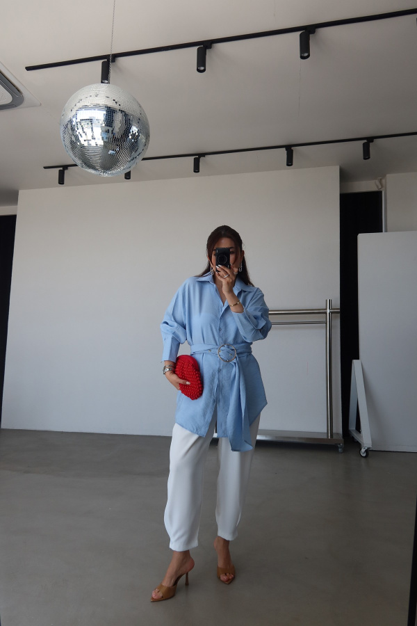 Kuşağı Tokalı Gömlek