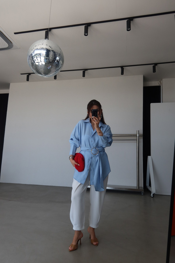 Kuşağı Tokalı Gömlek