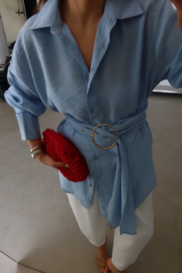 Kuşağı Tokalı Gömlek