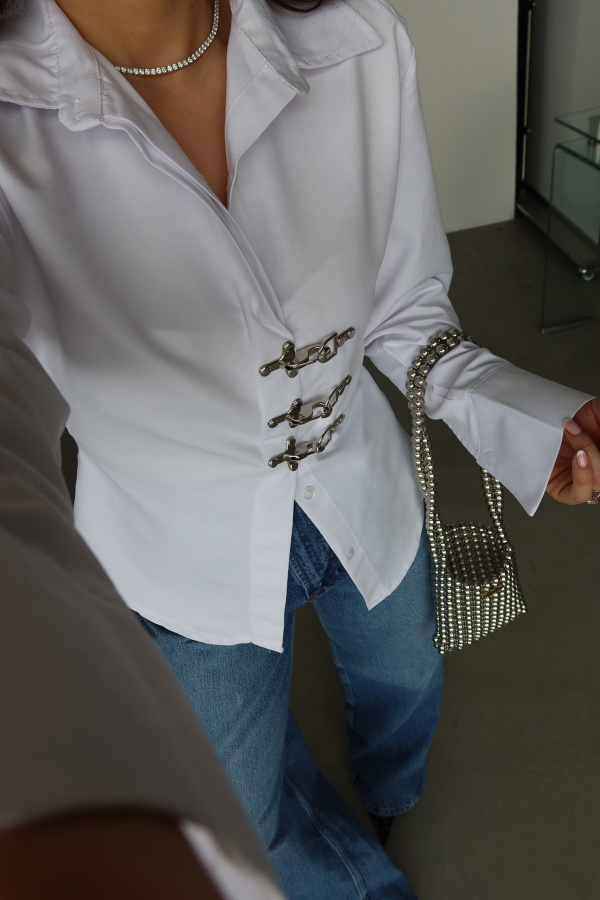 Arkadan Bağlamalı Agraflı Gömlek