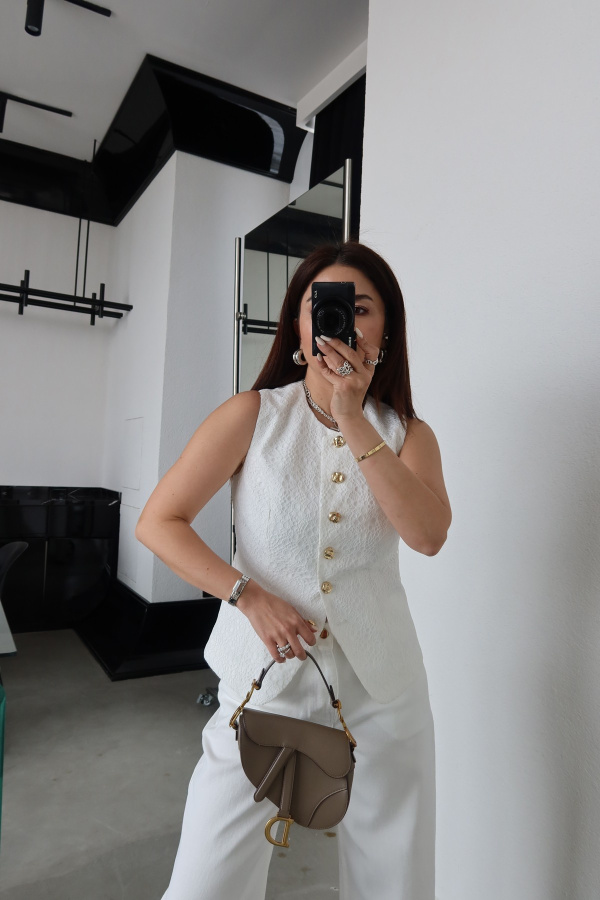 Üzeri İşlemeli Tasarım Yelek