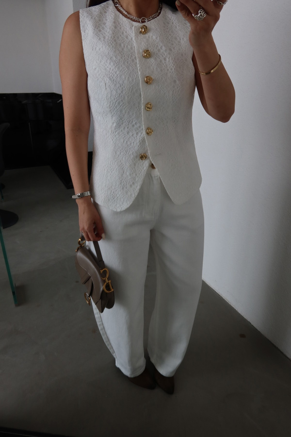 Üzeri İşlemeli Tasarım Yelek