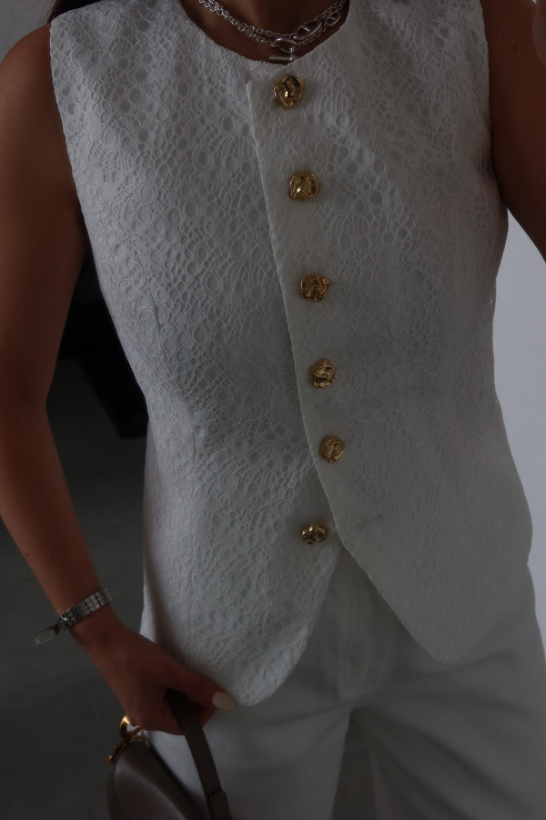 Üzeri İşlemeli Tasarım Yelek