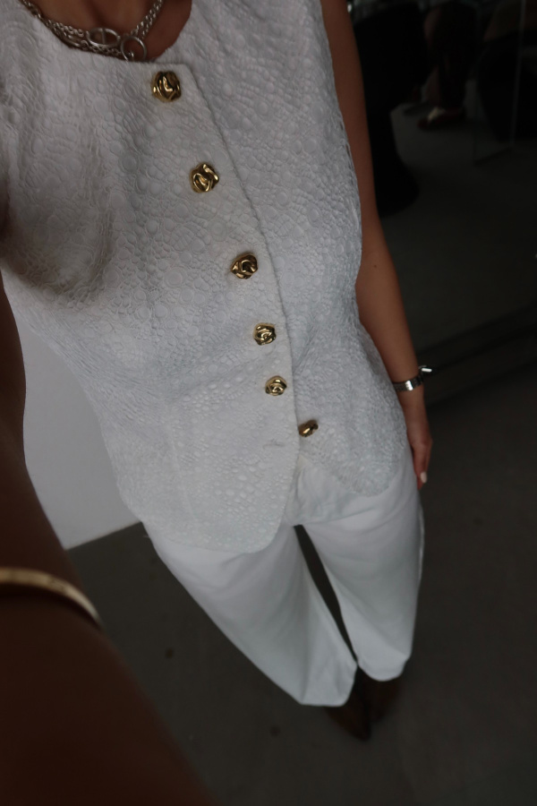 Üzeri İşlemeli Tasarım Yelek