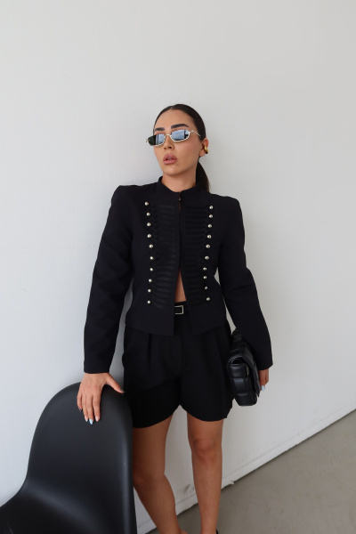 Nakış ve Düğme Detaylı Ceket