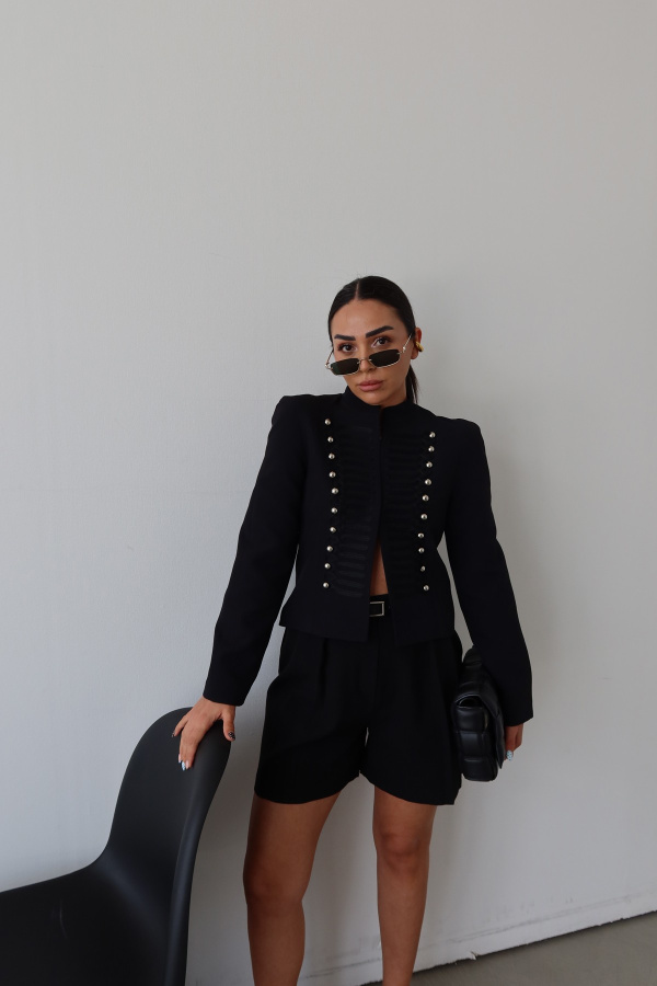 Nakış ve Düğme Detaylı Ceket