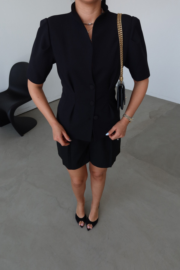 Kapak Düğmeli Kısa Kol Ceket