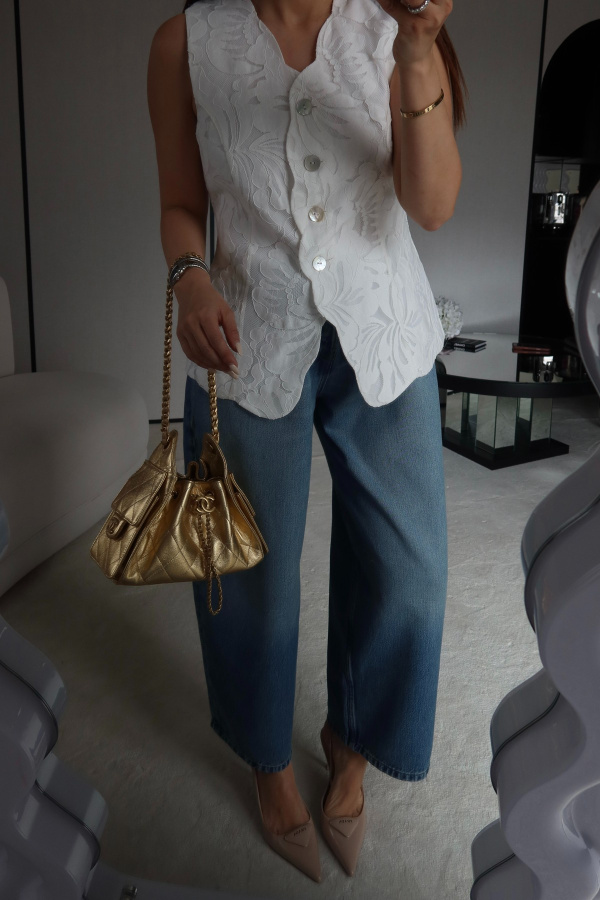 4 Düğmeli Üzeri İşlemeli Yelek