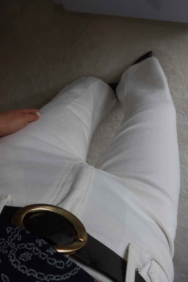 Yüksek Bel Kemerli Straight Fit Jean