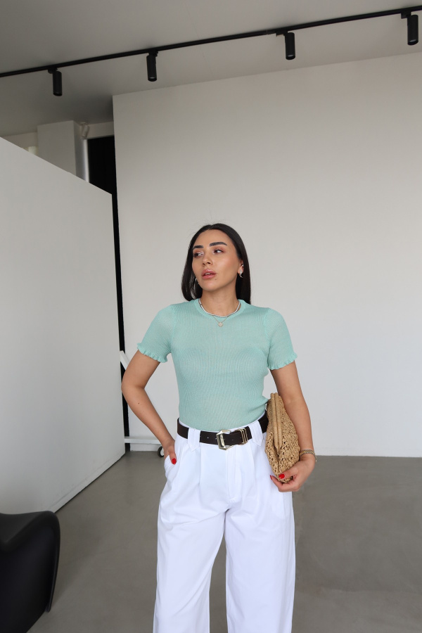 Kolu ve Etek Fırfırlı Triko Bluz