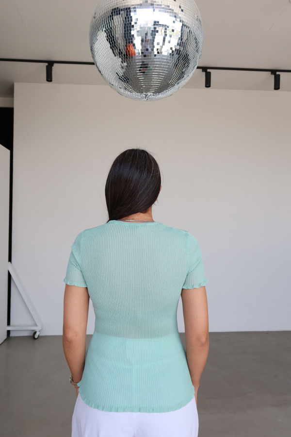 Kolu ve Etek Fırfırlı Triko Bluz