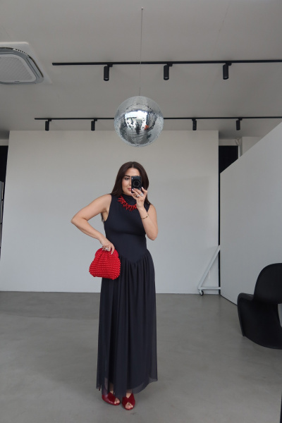 Kolsuz Tül Detaylı Elbise