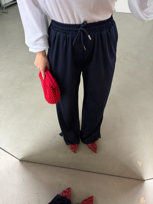 Beli Lastikli Paçası Yırtmaçlı Pantolon