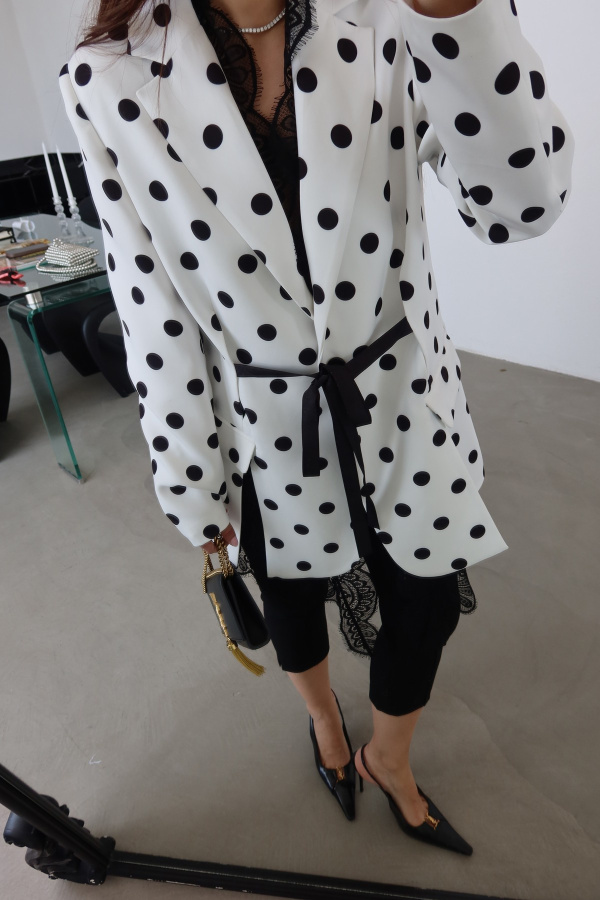 Dantel Detaylı Puantiyeli Ceket