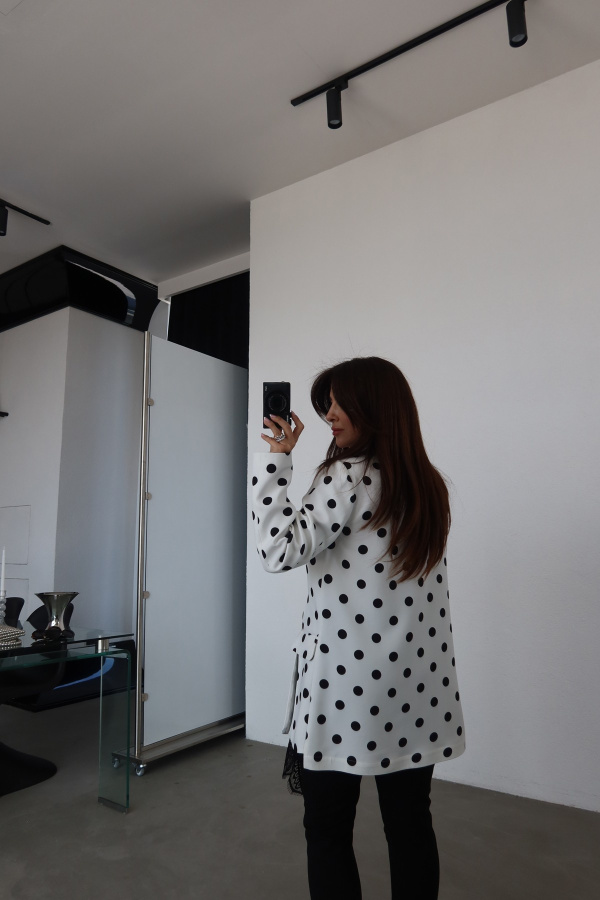 Dantel Detaylı Puantiyeli Ceket