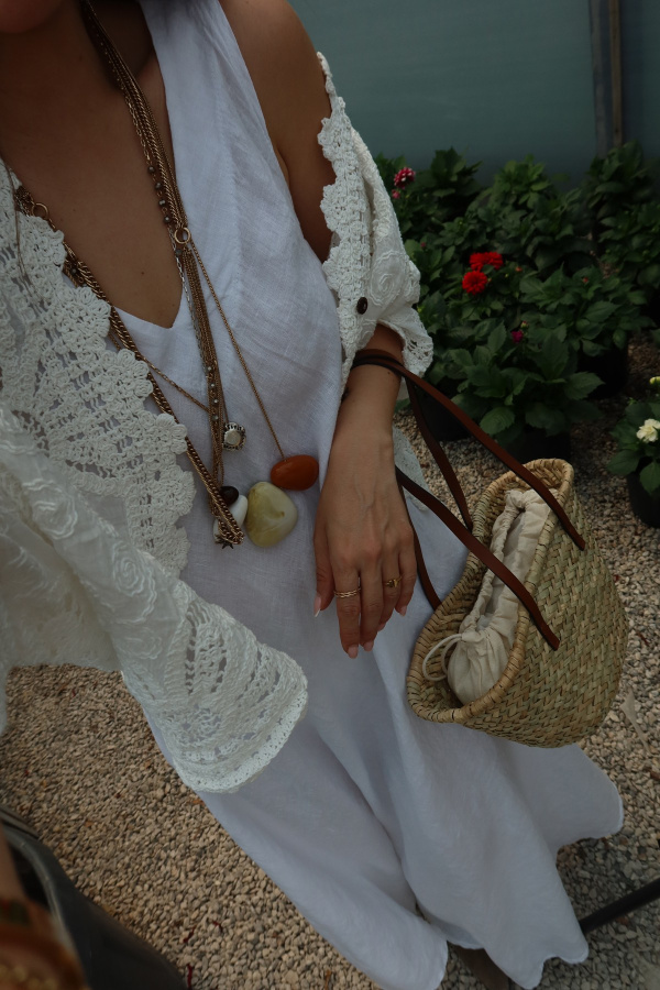 Çiçek Nakışlı Premium Gömlek