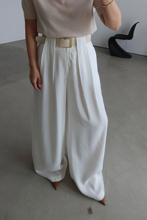 Çift Pileli Kemerli Geniş Kalıp Pantolon