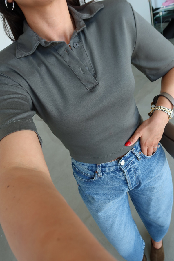 Polo Yaka Omuzu Vatkalı Tişört