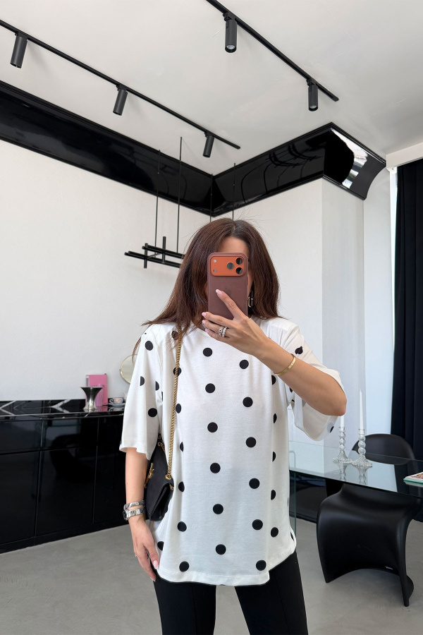 Omuzu Vatkalı Puantiyeli Overize Bluz