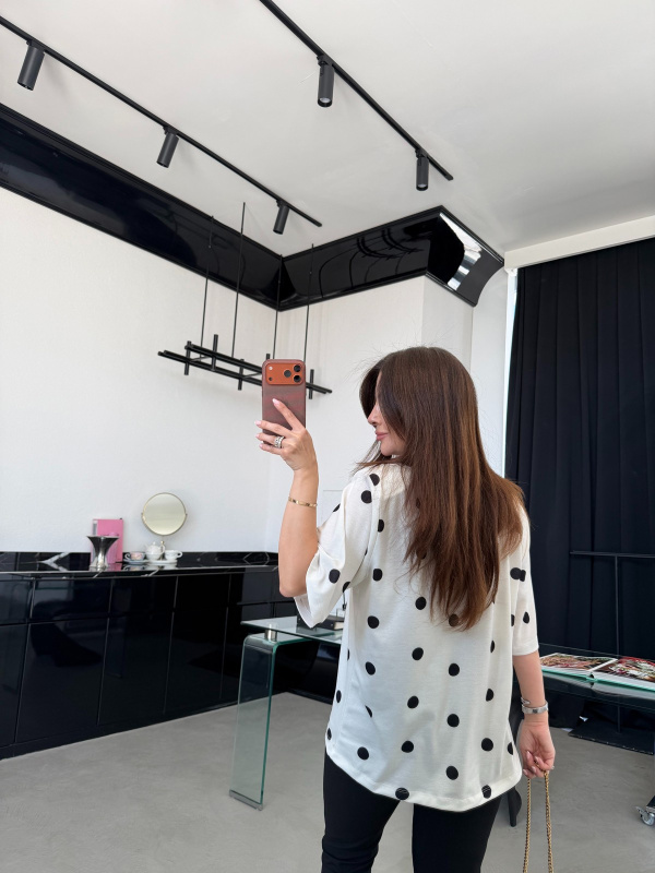 Omuzu Vatkalı Puantiyeli Overize Bluz