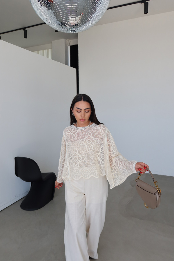 Dantel İşlemeli Bluz