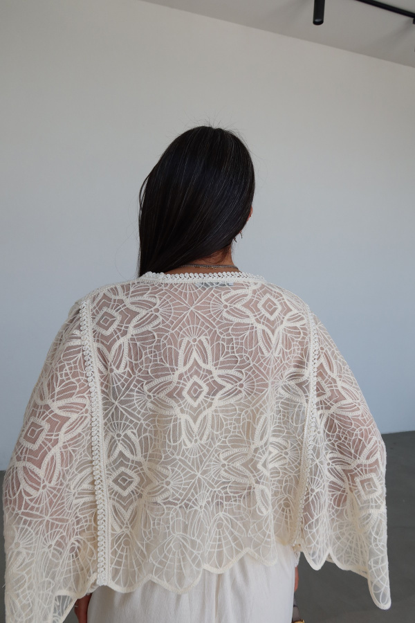 Dantel İşlemeli Bluz